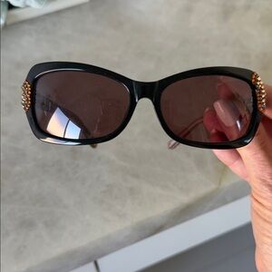 NWOT Jimmy Crystal Elegant Brown Sunglasses with Gold Rhinestone Accents